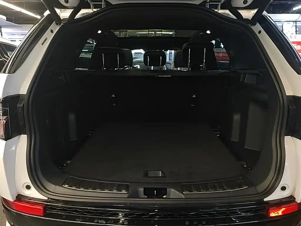 Land Rover Discovery Sport 2023 — фото 19