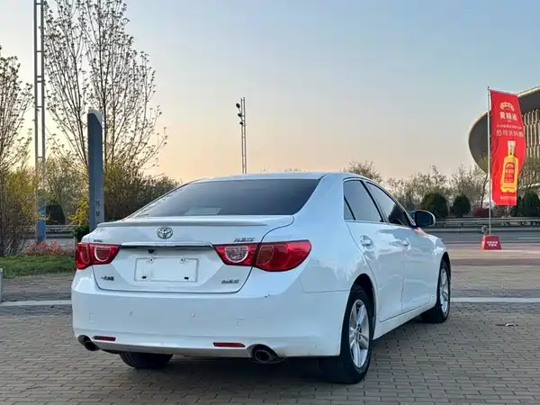 Toyota Reiz 2012