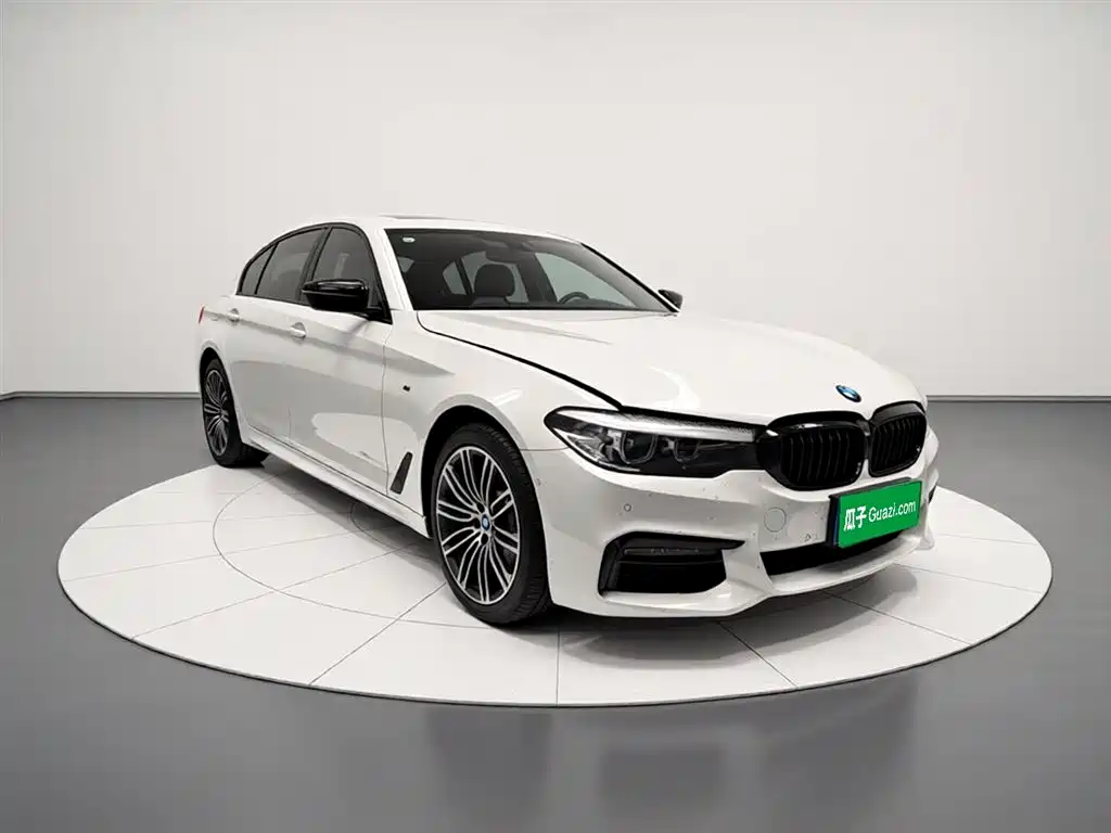 BMW 5 Series 2019 — фото 3