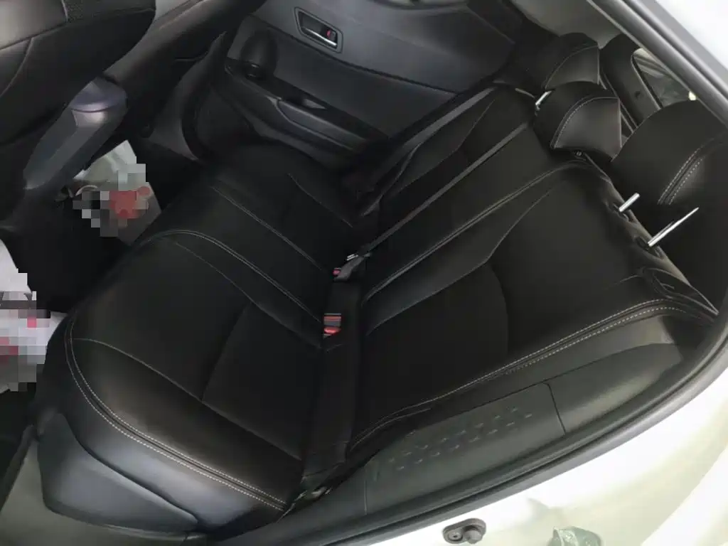 Toyota C-HR 2023 — фото 17