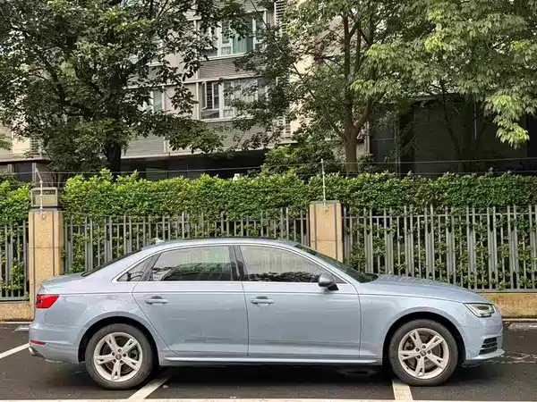 Audi A4L 2018