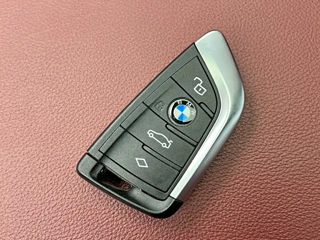 BMW 3 Series 2023 — фото 15