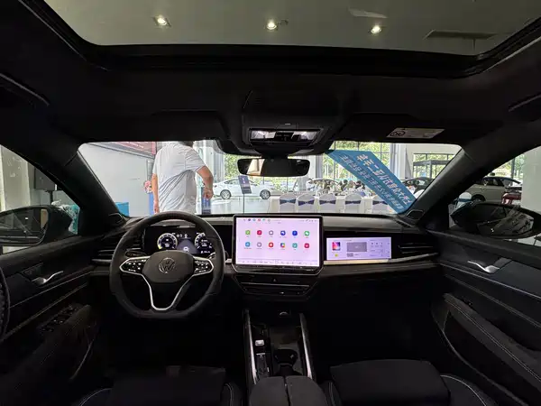 Volkswagen Passat 2025