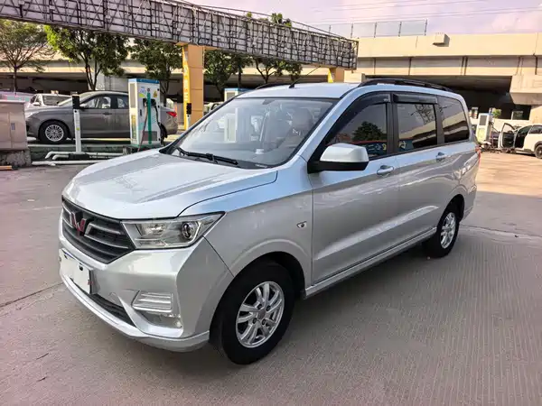Wuling Hongguang 2018