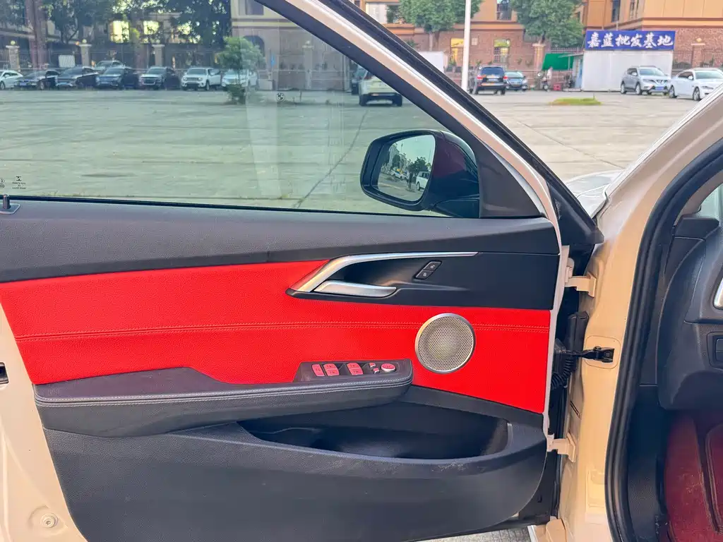 BMW 1 Series 2023