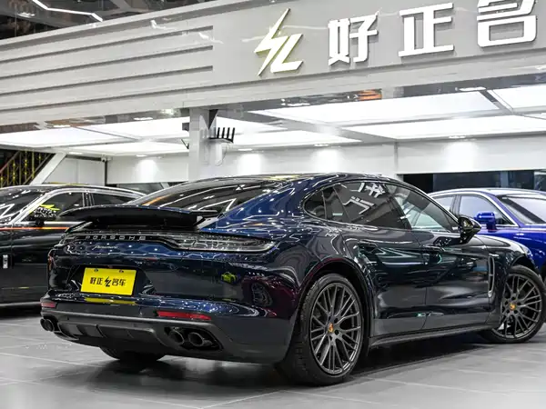 Porsche Panamera 2023