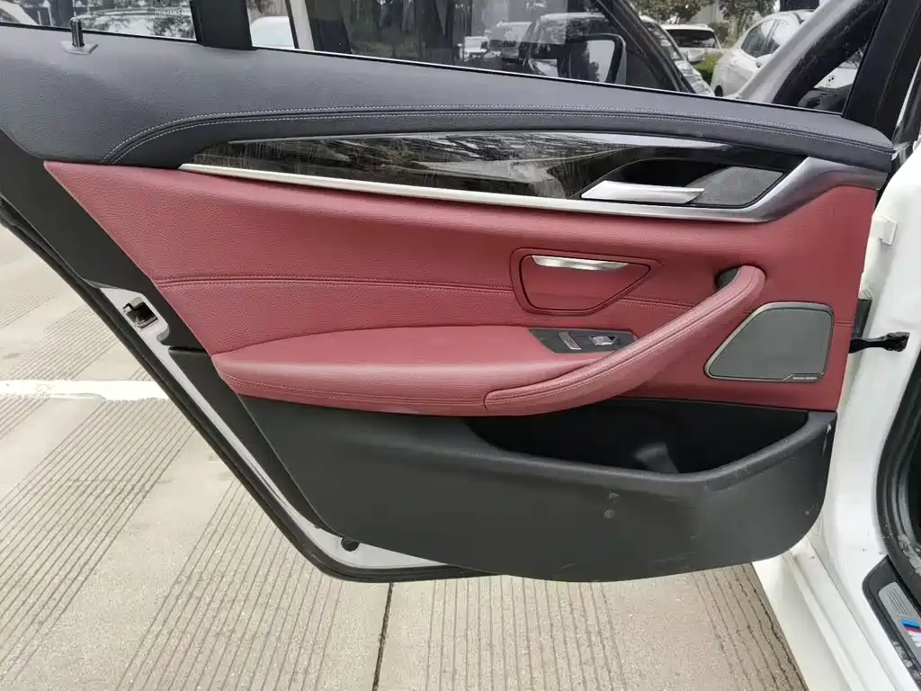 BMW 5 Series 2019