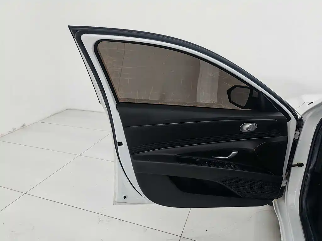 Hyundai Elantra 2021 — фото 20