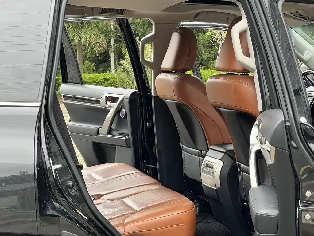 Lexus GX 2015 — фото 11