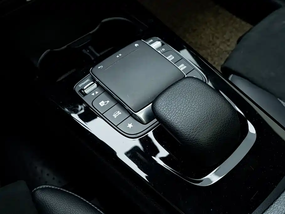 Mercedes-Benz CLS 2014 — фото 26