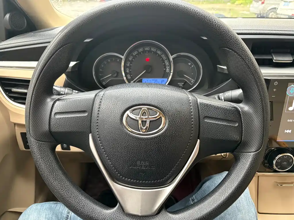 Toyota Corolla 2017 — фото 9