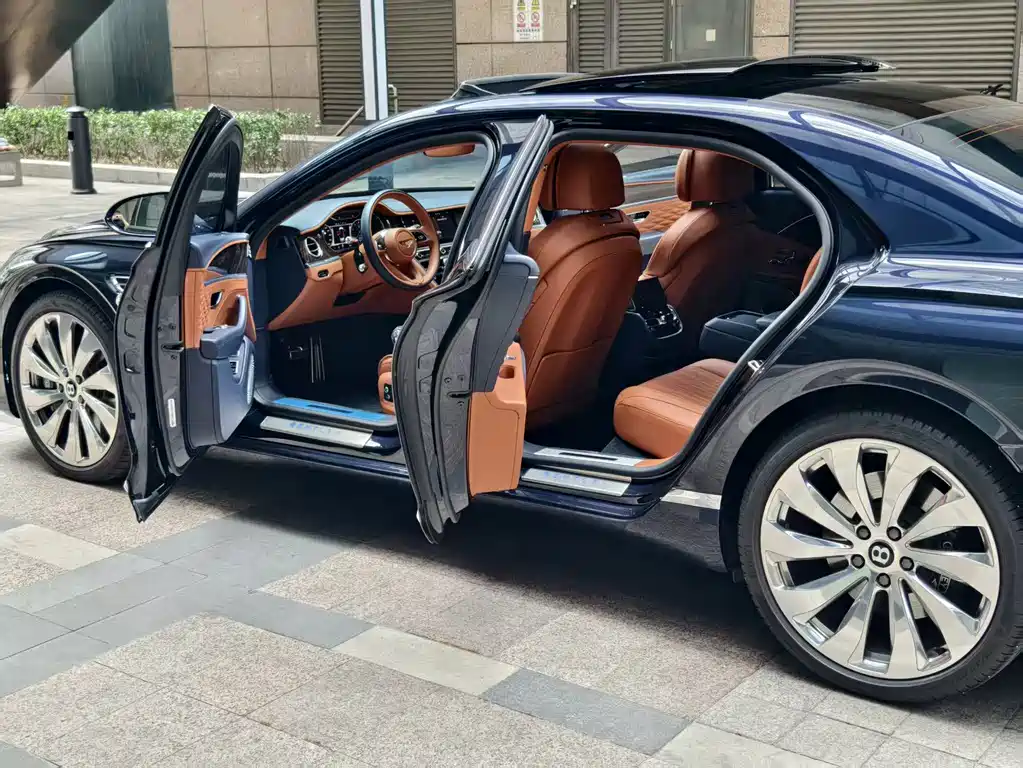 Bentley Flying Spur 2021 — фото 9