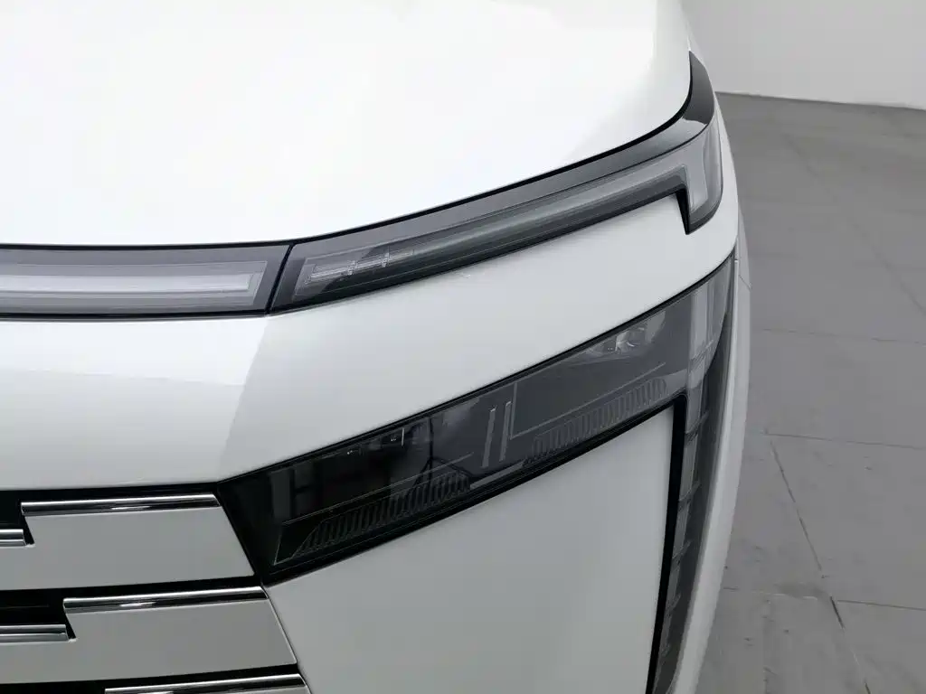 GAC Trumpchi E8 PHEV 2025 — фото 7