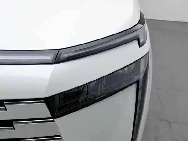 GAC Trumpchi E8 PHEV 2025