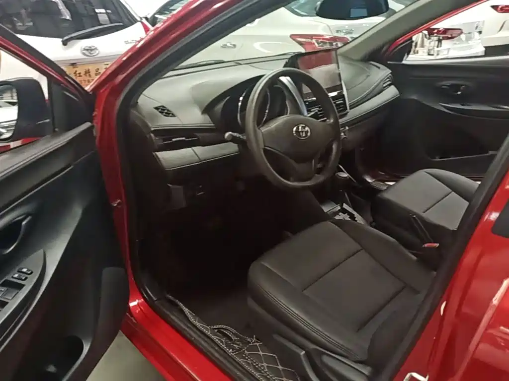 Toyota Vios 2015 — фото 16