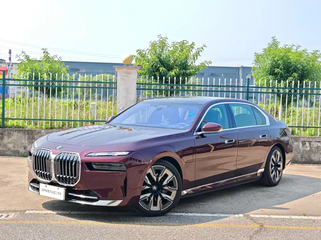 BMW i7 2024