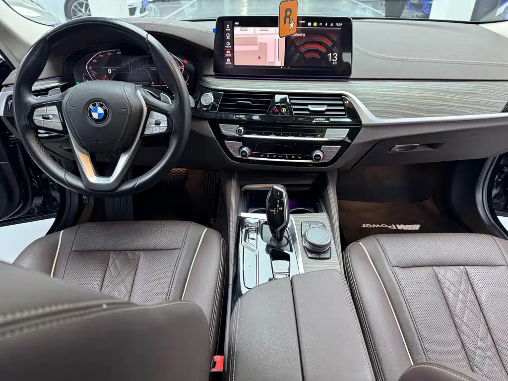 BMW 5 Series 2024 — фото 11