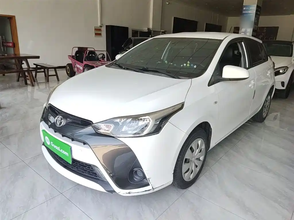 Toyota Yaris L 2017 — фото 2