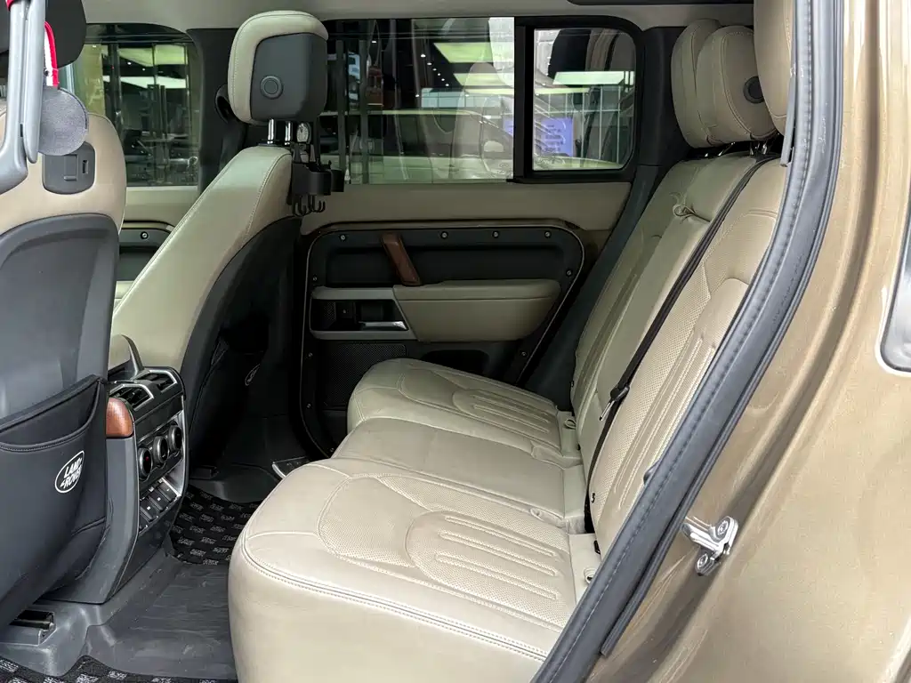 Land Rover Defender 2020 — фото 10
