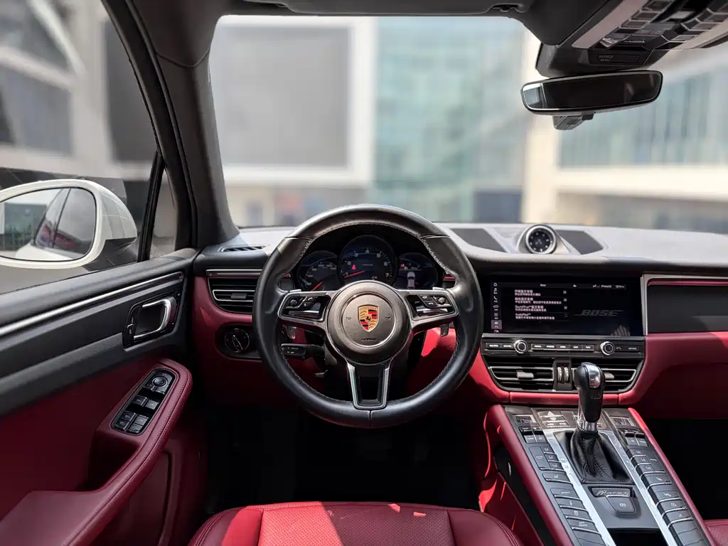 Porsche Macan 2020 — фото 12