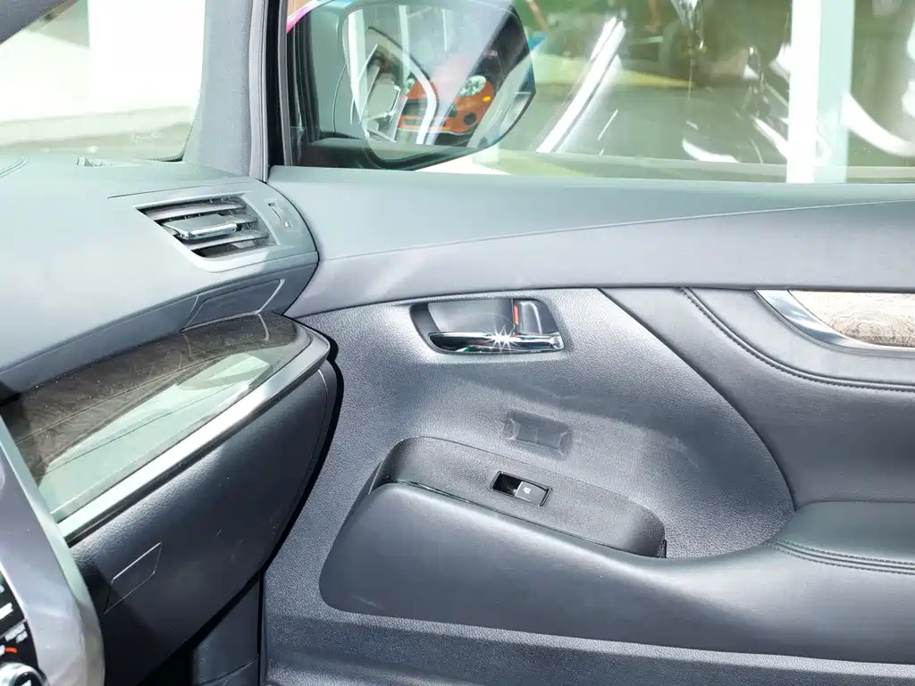 Toyota Alphard 2019 — фото 6