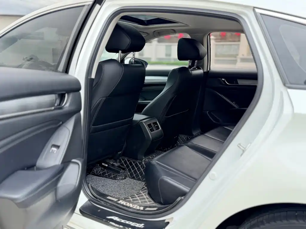 Honda Accord 2019 — фото 13