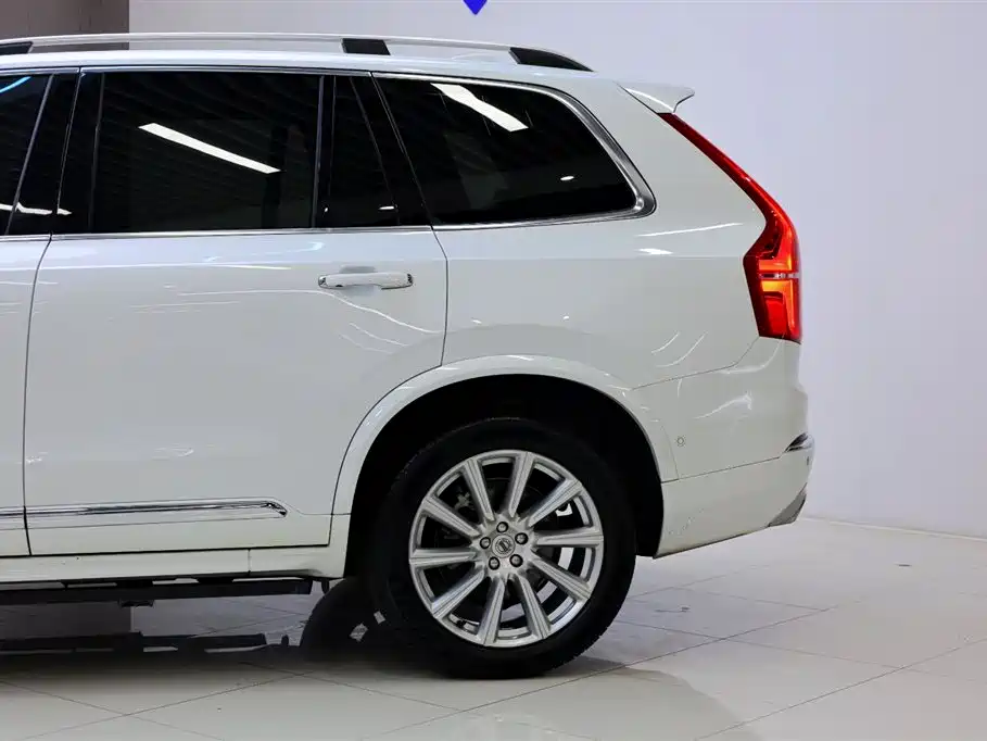 Volvo XC90 2018 — фото 4
