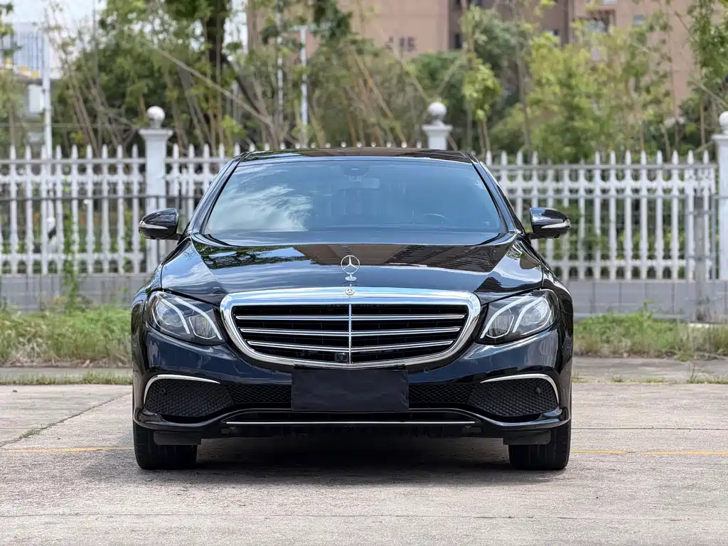 Mercedes-Benz E-Class 2019 — фото 15