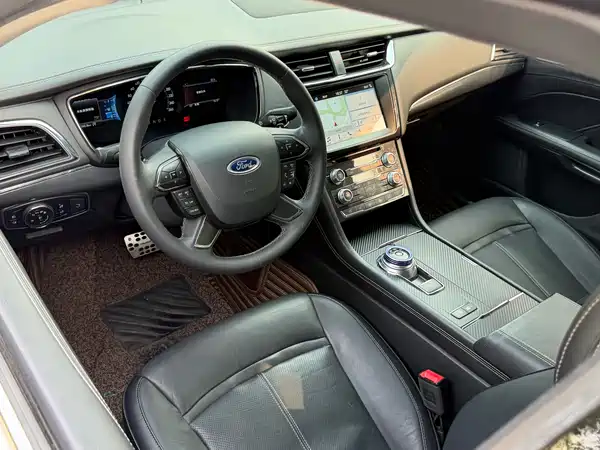 Ford Taurus 2017