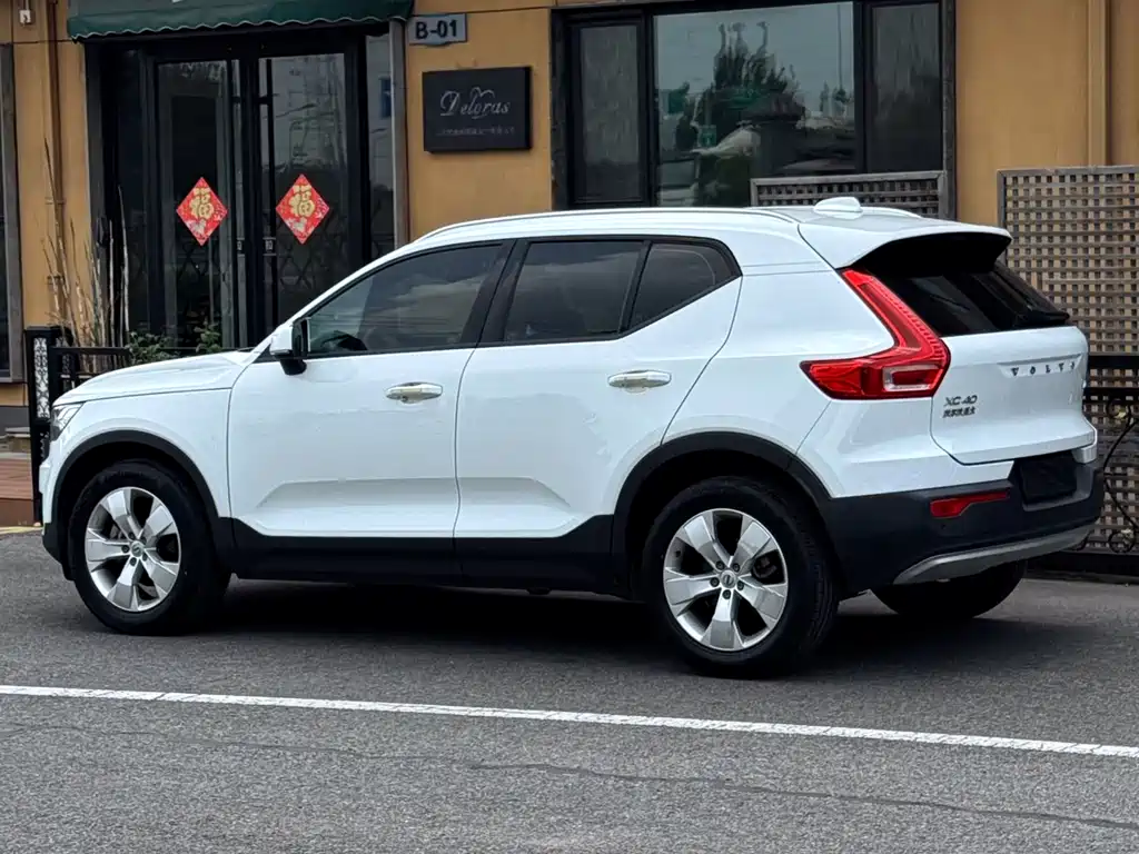 Volvo XC40 2019 — фото 3