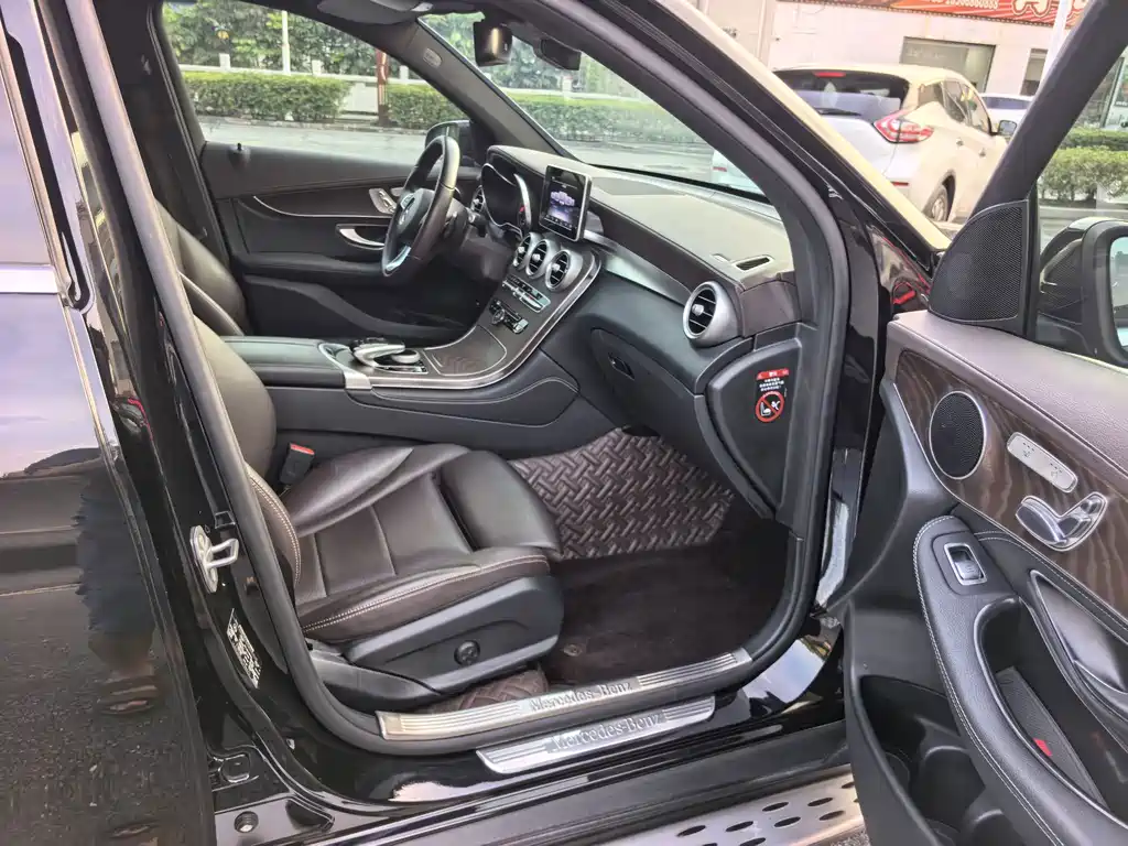 Mercedes-Benz GLC 2017 — фото 10