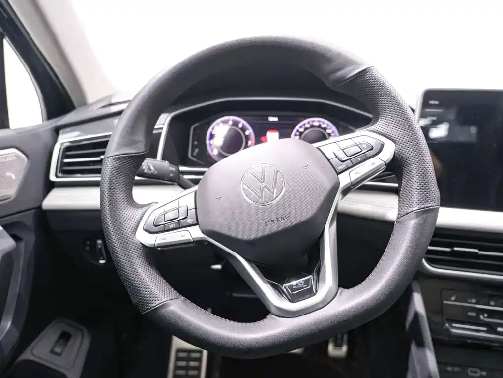 Volkswagen Tiguan L 2024 — фото 16