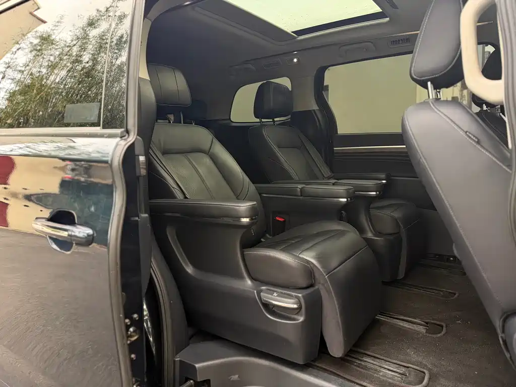 GAC Motor Trumpchi M8 2021 — фото 10