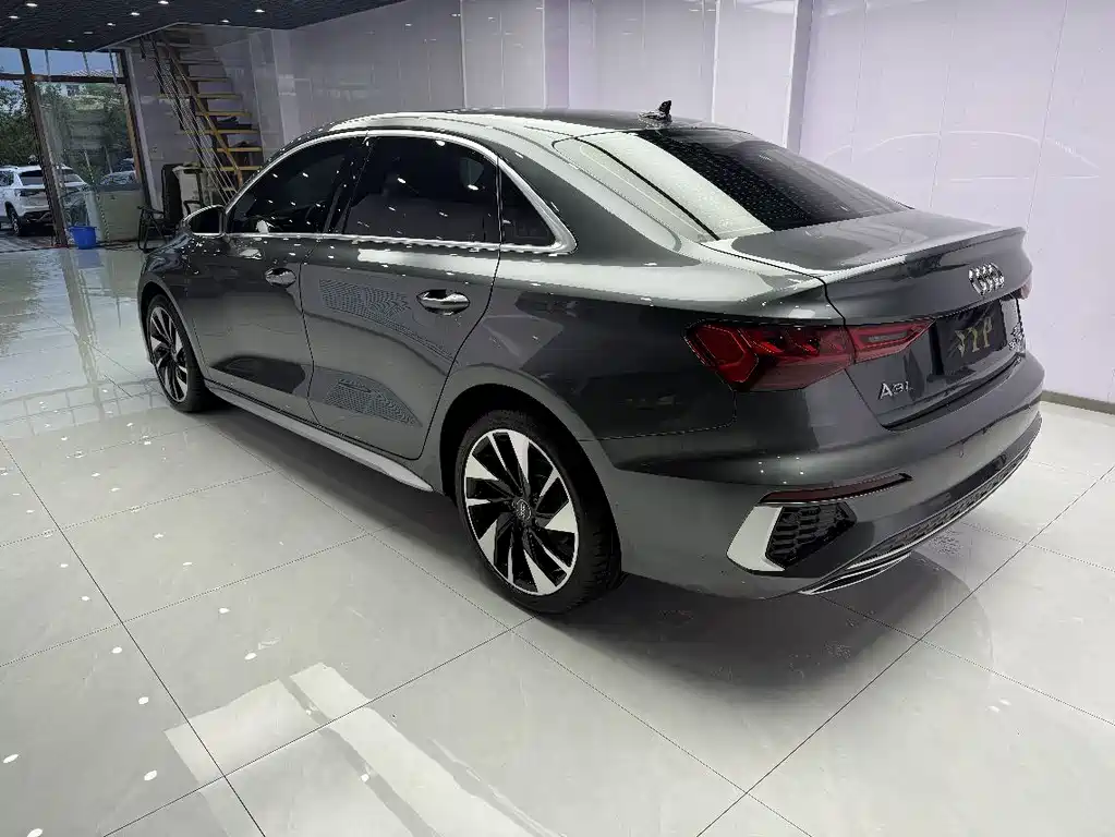 Audi A3 2023 — фото 4