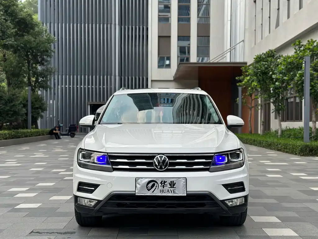 Volkswagen Tiguan L 2021 — фото 2