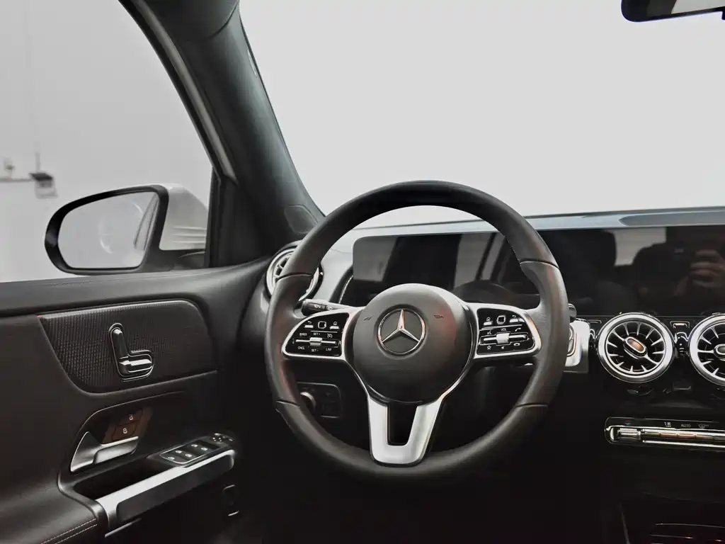 Mercedes-Benz GLB 2023 — фото 12