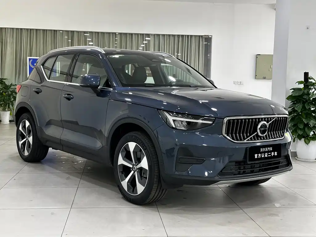 Volvo XC40 — фото 3