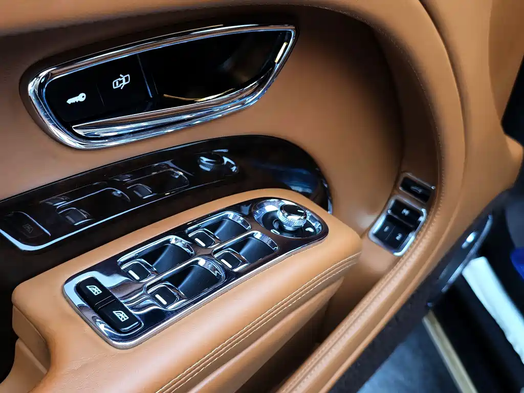 Bentley Mulsanne 2012 — фото 45