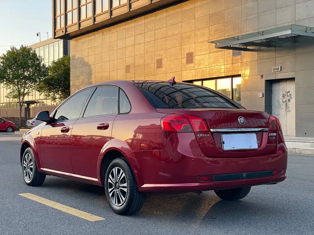 Buick Excelle 2013 — фото 10