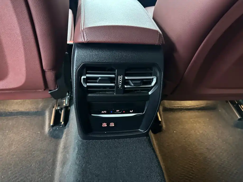 BMW 3 Series 2023 — фото 14