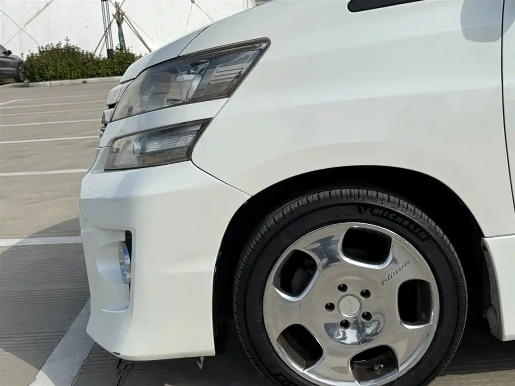 Toyota Alphard 2015 — фото 24