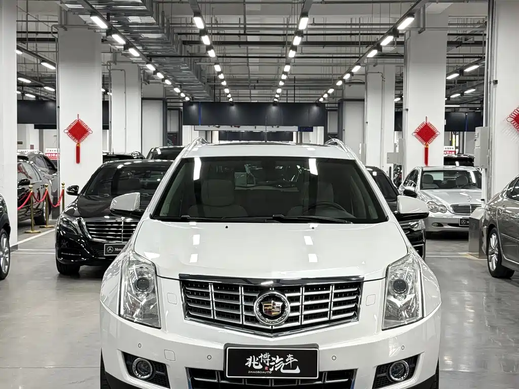Cadillac SRX 2015 — фото 2