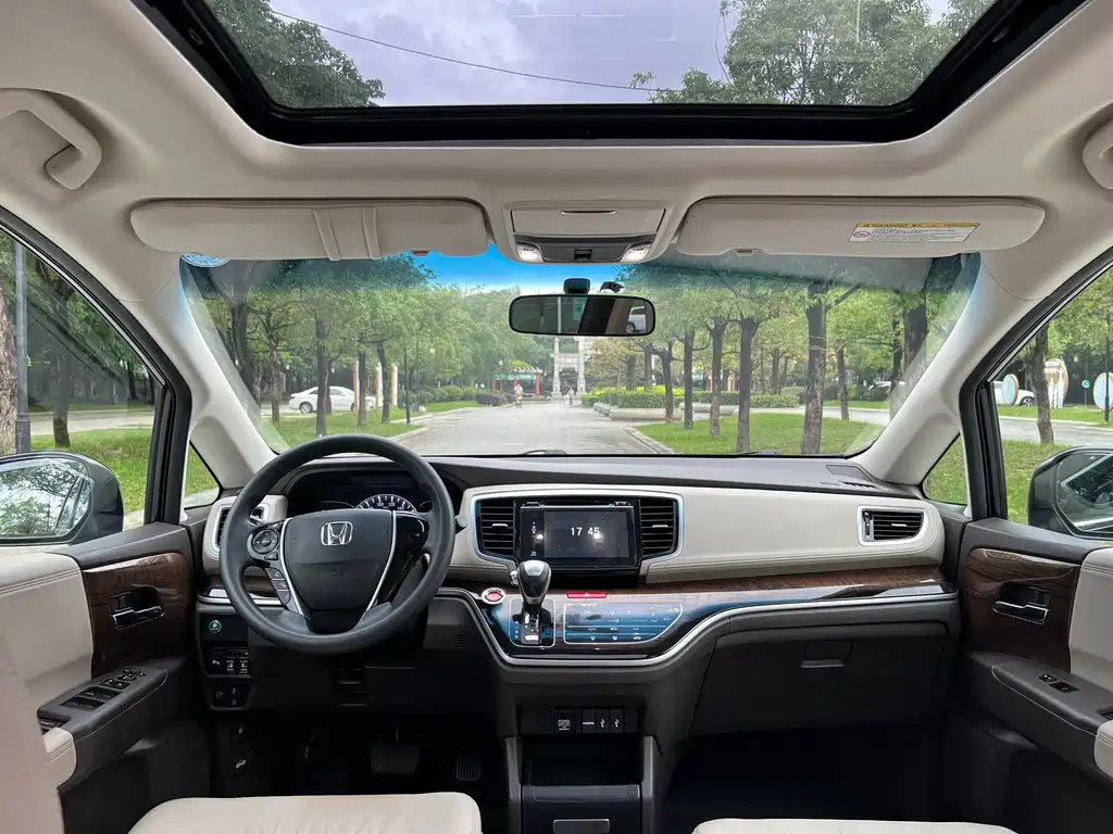 Honda Odyssey 2016 — фото 15