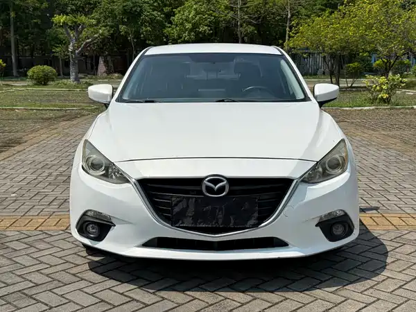 Mazda 3 Axela 2016