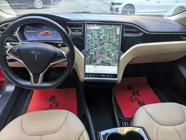 Tesla Model S 2014