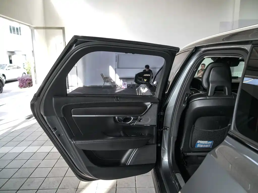 Volvo V90 2017 — фото 15