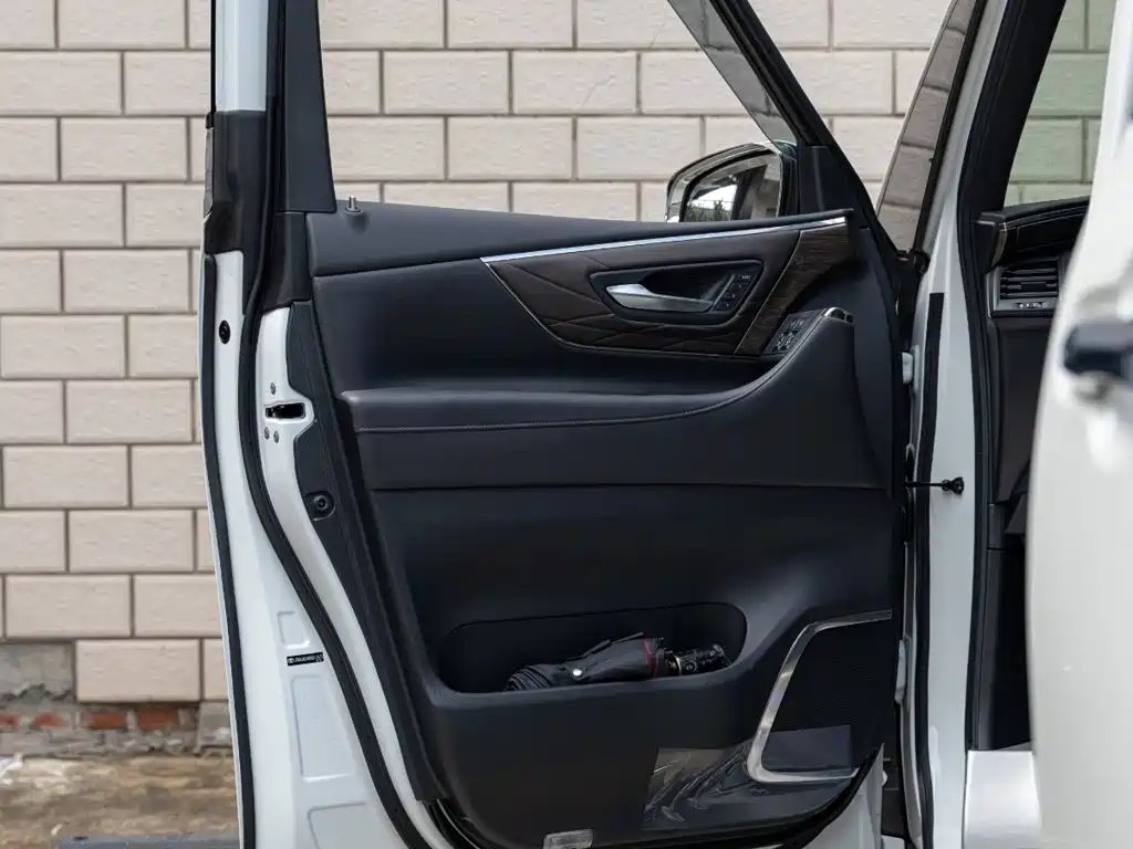 Toyota Alphard 2024 — фото 15