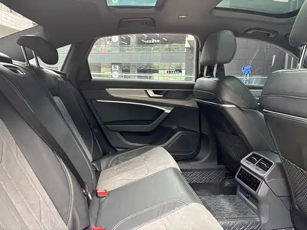 Audi A6L 2022