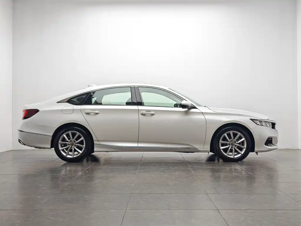 Honda Accord 2023 — фото 11