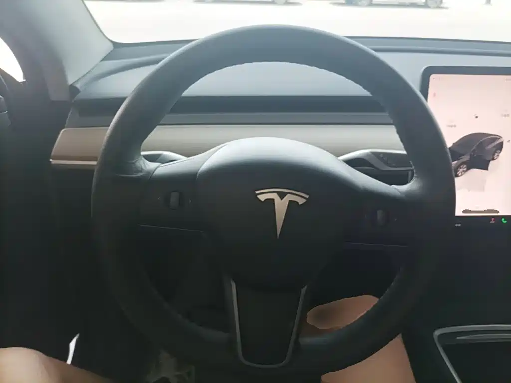 Tesla Model Y 2022 — фото 11